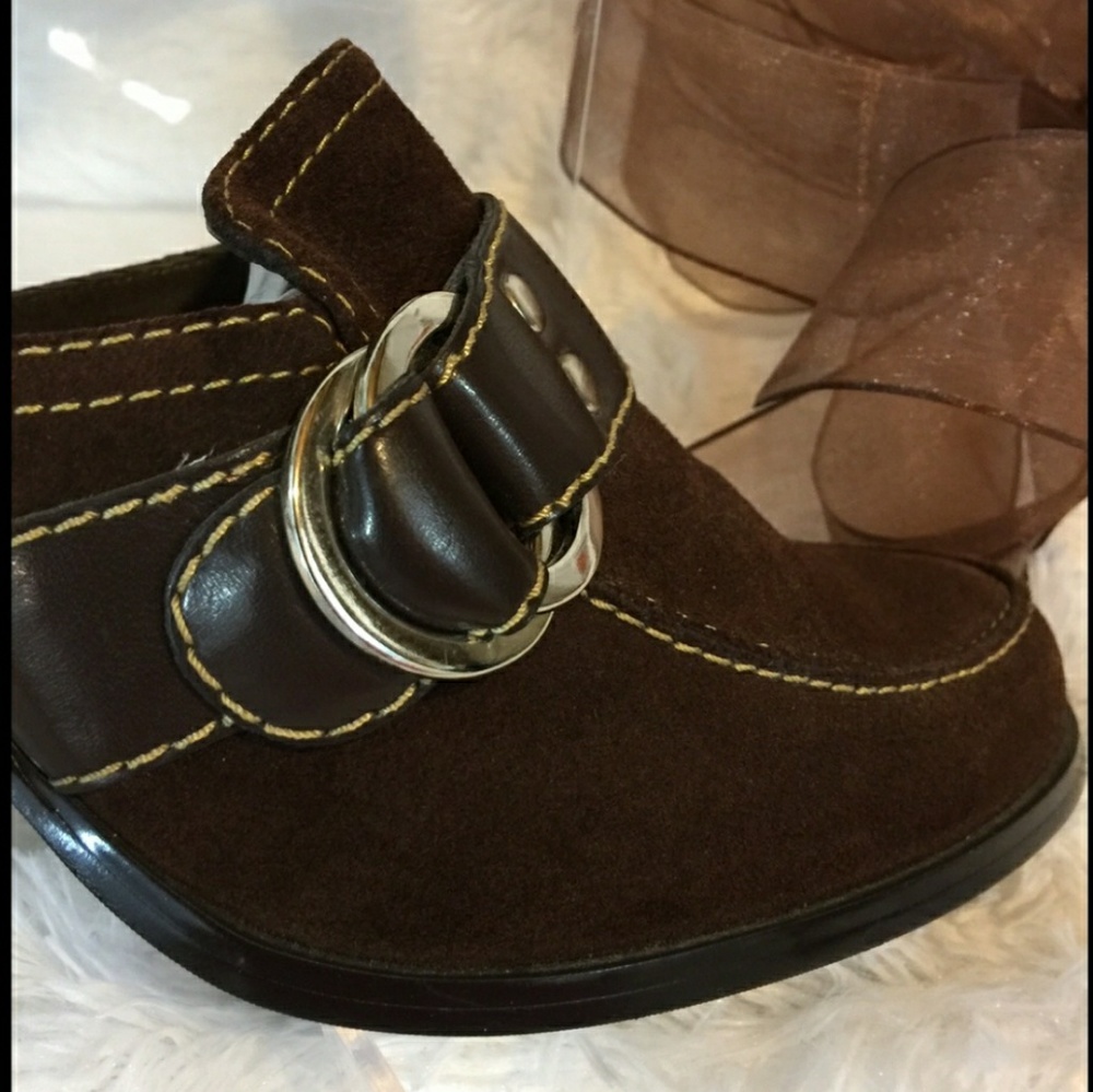 Brown suede and leather mules - Picture 5 of 6